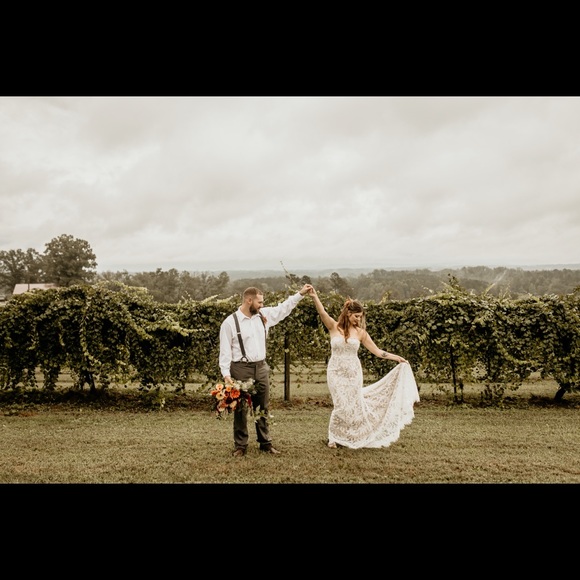 Wedding dress - Picture 7 of 12